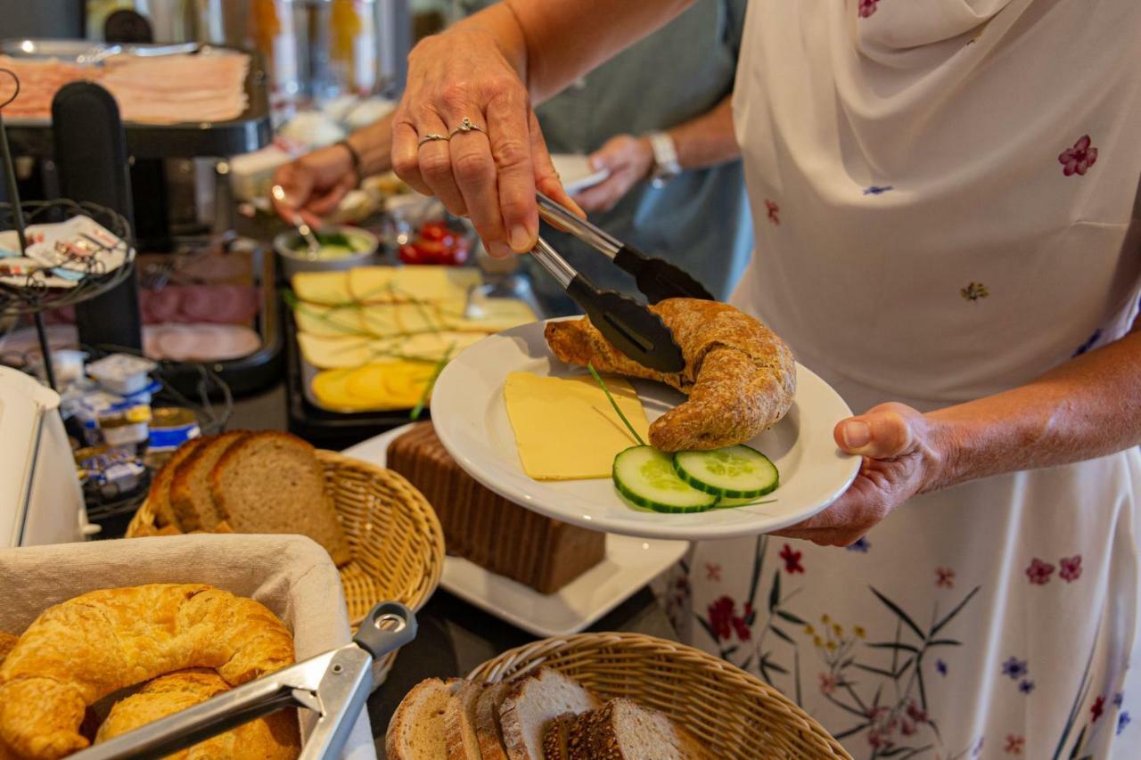 Weingut Gerd Muellers Hotel Krov Bagian luar foto