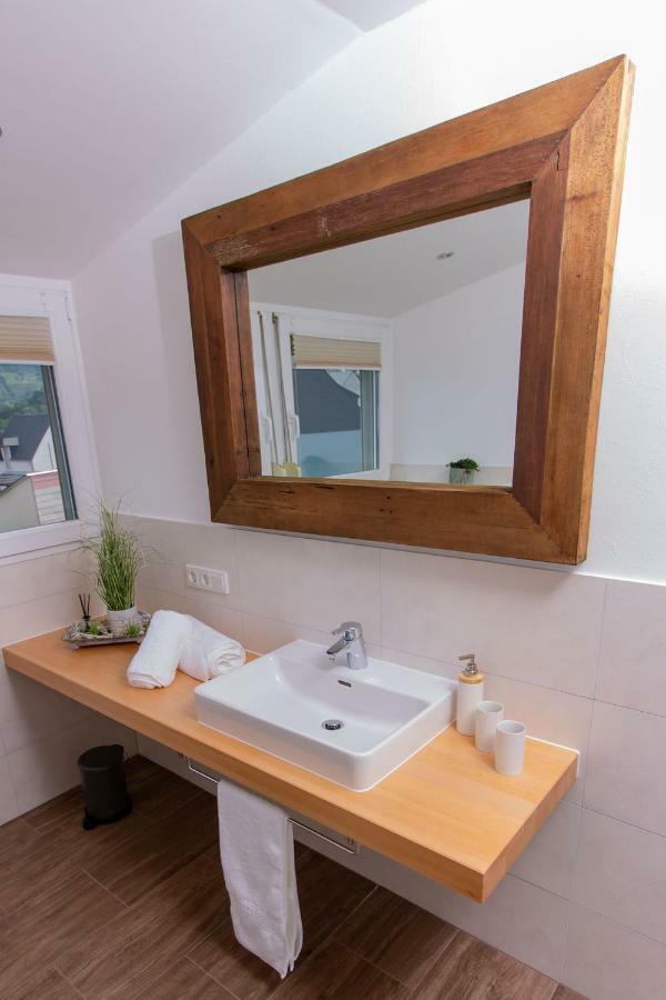 Weingut Gerd Muellers Hotel Krov Bagian luar foto